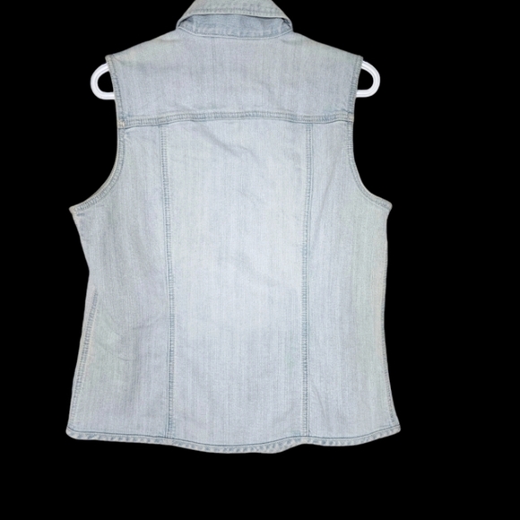 Chico's Platinum Vintage Light Wash Stretch Denim Jean Vest Size 1 Medium 8/10 - Picture 2 of 6